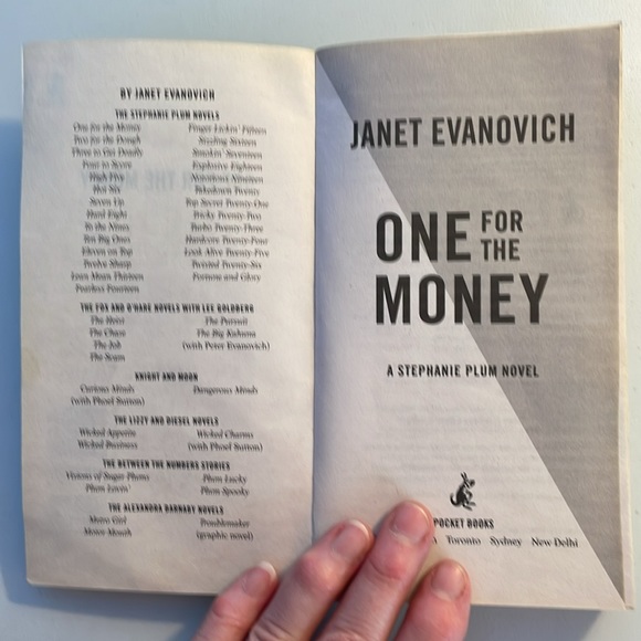 🌈2/$8  2-Book Bundle Janet Evanovich  Books - Picture 7 of 16